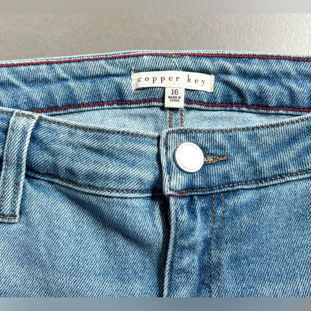 Shorts - Picture 4 of 6